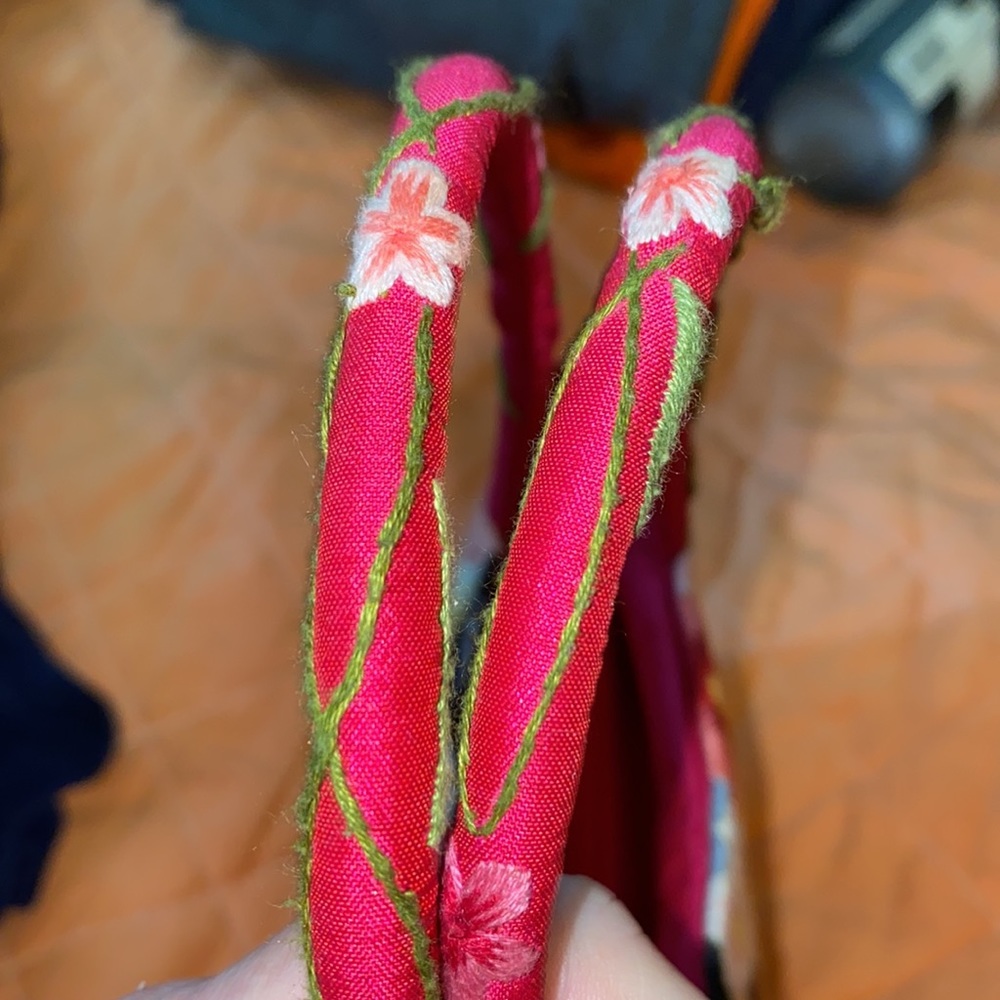 Dolce Vita Silk and Embroidered Floral Handbag Baguette (I) - Picture 5 of 9